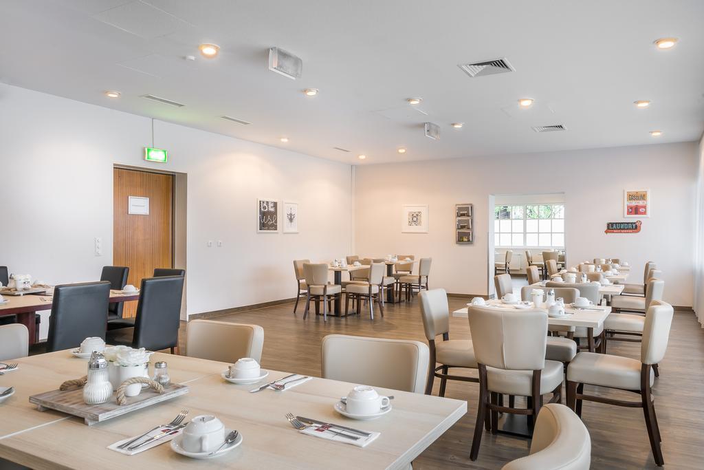 Hotel Mariella Köln Ngoại thất bức ảnh